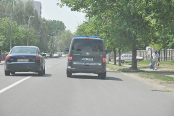 Autoutilitară înmatriculată în Bulgaria, depistată cu ITP fals